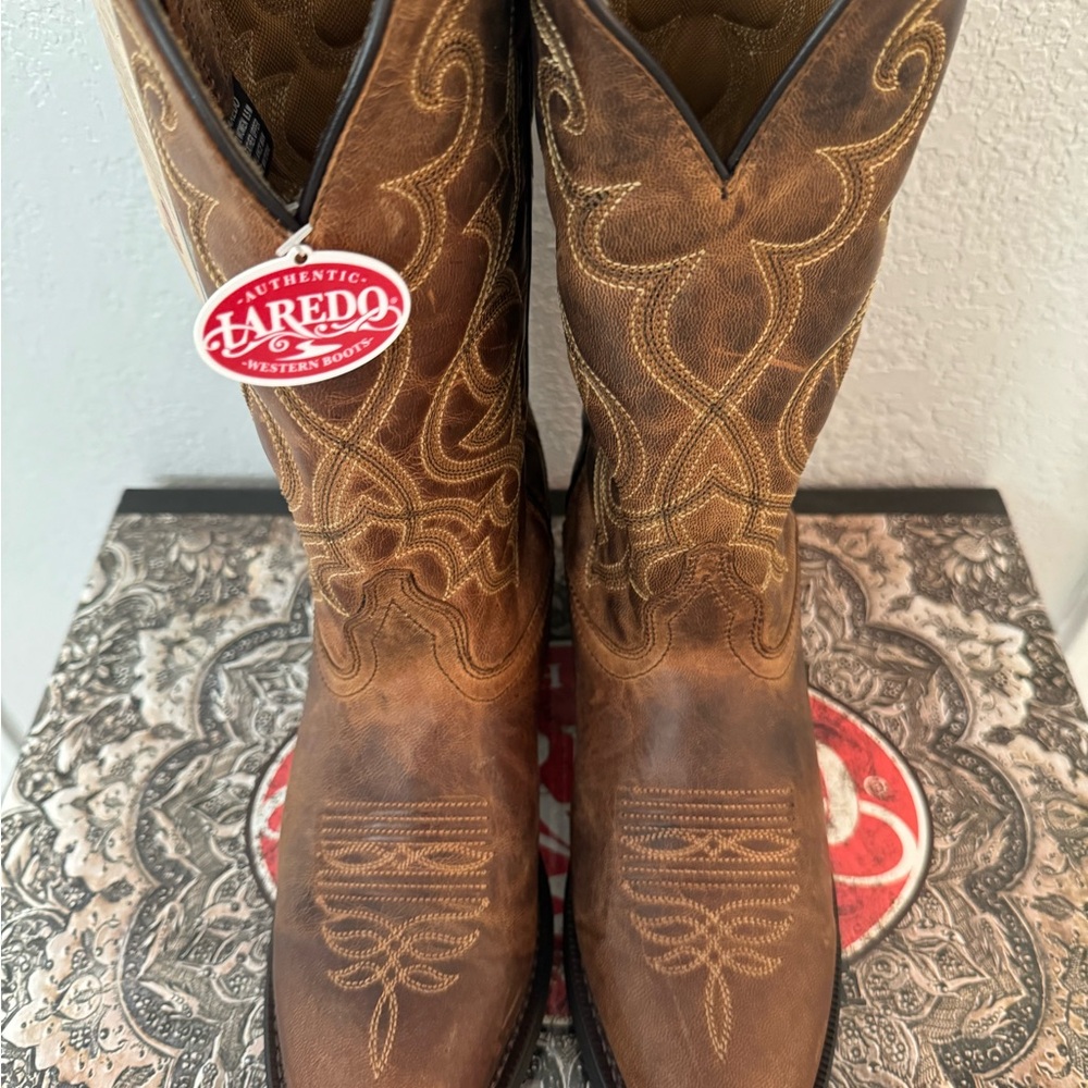 Laredo Women’s Distressed Brown R-Toe Cowboy Boots
